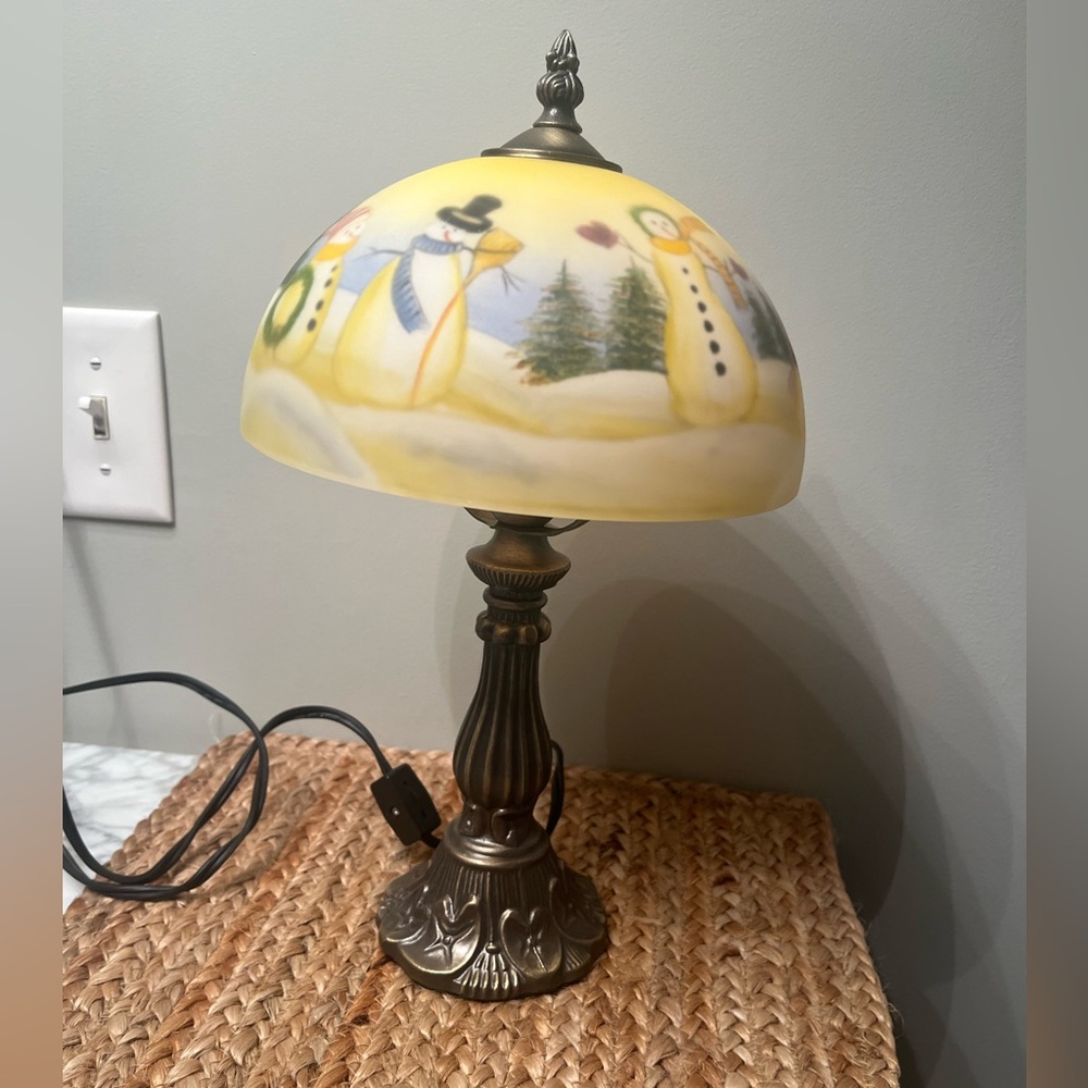 Cute Christmas & Winter lamp. 14”tall.  20 watt bulb. Weighs 2 1/4 lbs.